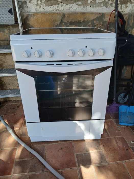 Fogão elétrico INDESIT