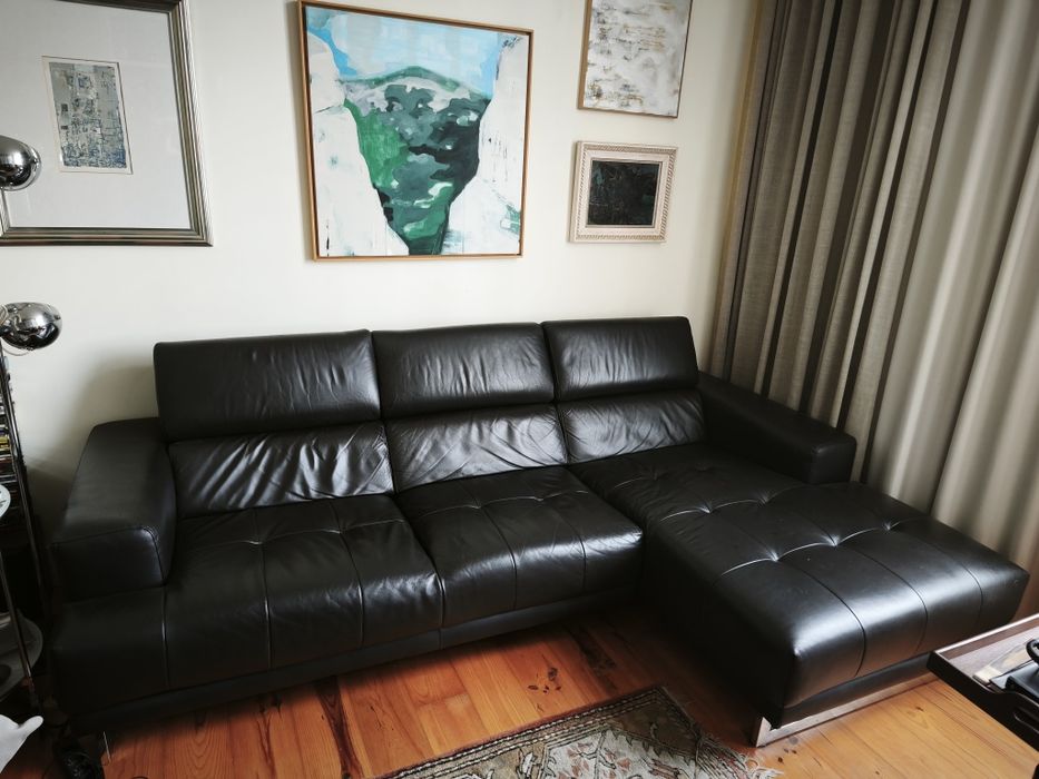 Sofá 3 lugares em pele