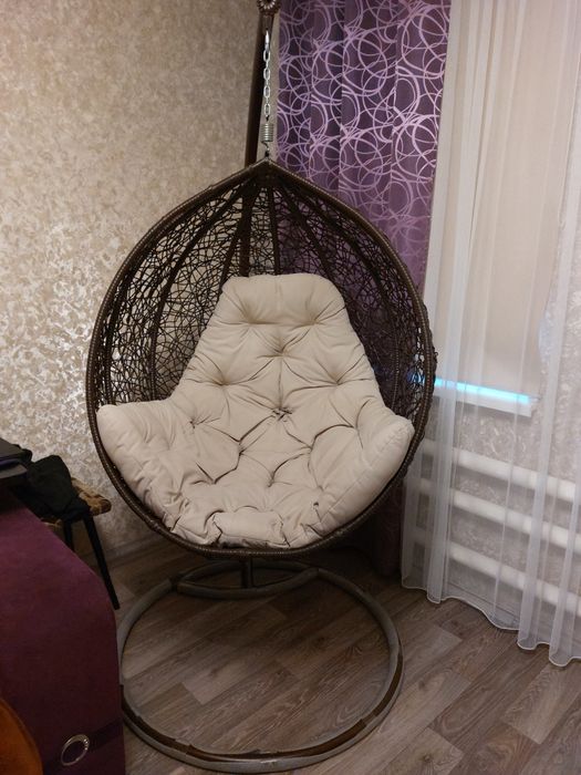 Качеля кокон, садовое кресло с подушкой в комплекте.