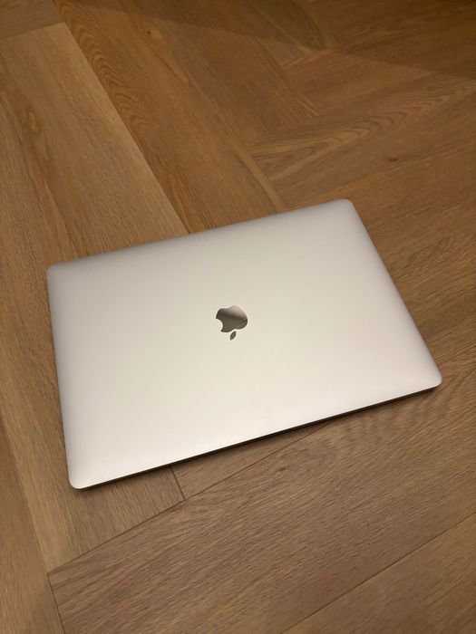 Idealny MacBook Pro 16” 64/1000 GB TOUCH BAR SILVER w idealnym stanie!