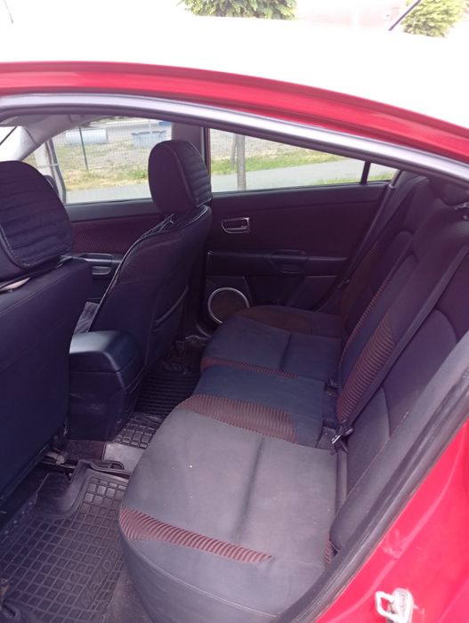 Mazda 3 машина огонь