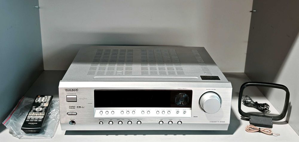 Amplituner AV Onkyo TX-SR304E 5x100W Dolby Pro Logic II Pilot Jak Nowy
