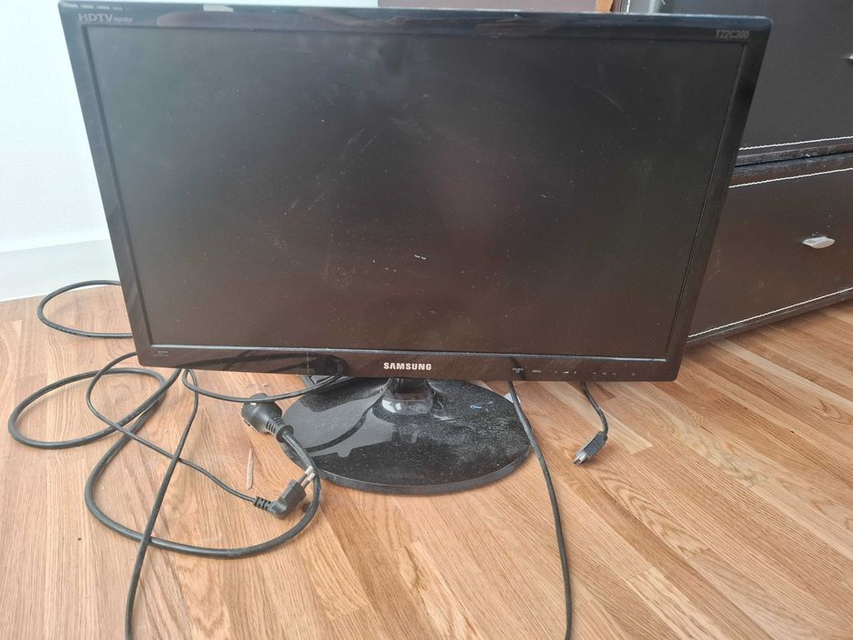 Komputer Dell ,Monitor Samsung i klawiatura dell