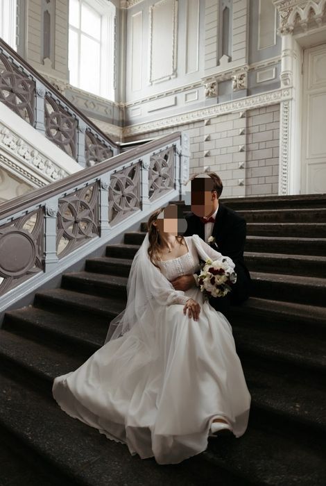Весільна сукня не вінчана