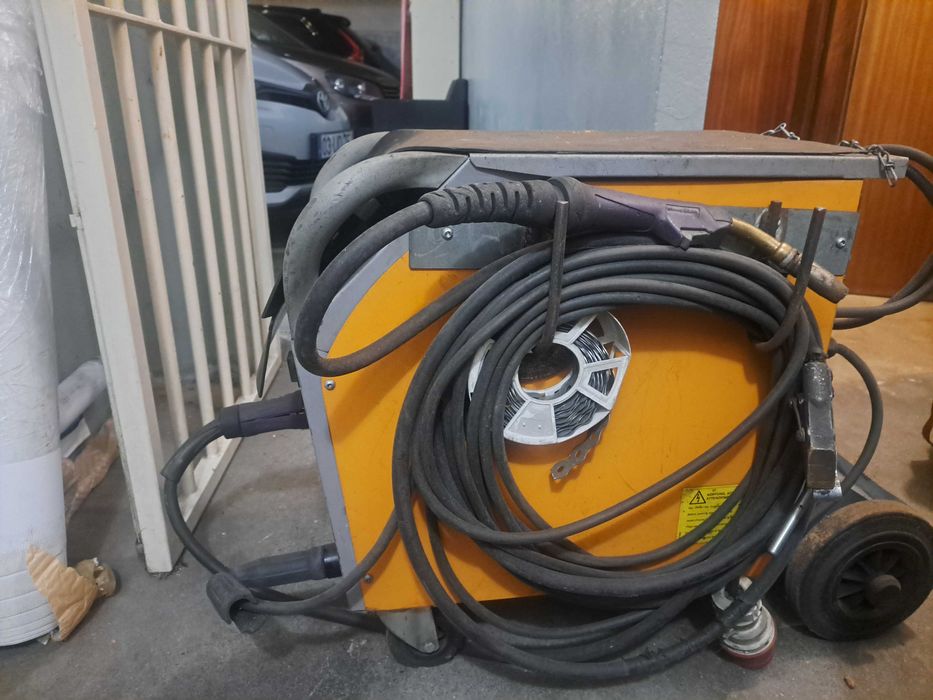 Maquina de Soldar MIG  REHM SYNERGIC.PRO2 230-2 AM e acessórios