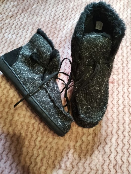 Теплі черевики.Розмір 39-40