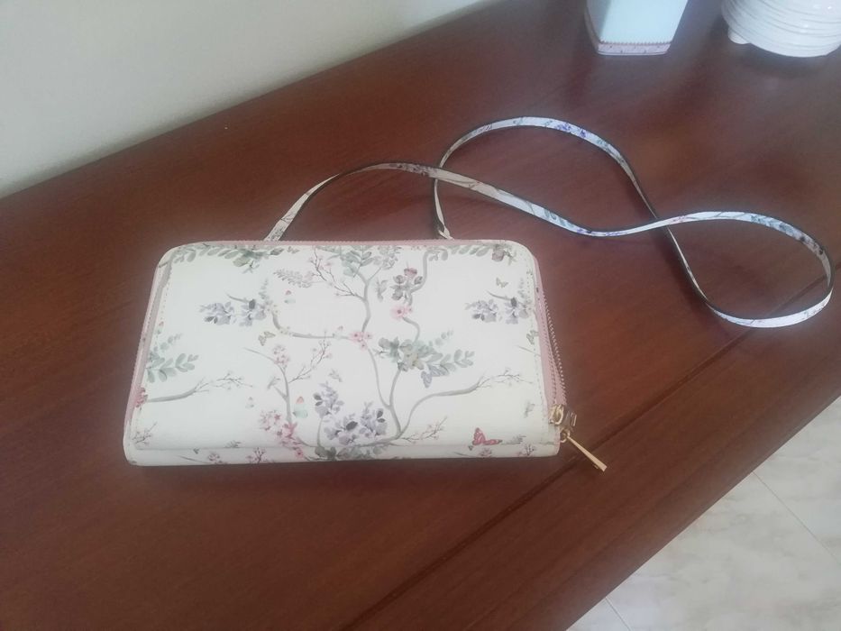 Várias bolsas Parfois para cartões e dinheiro