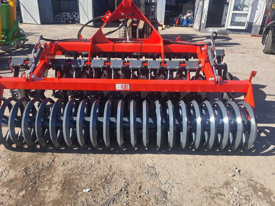 Brona Talerzowa 2,5 Wał daszkowy hydrauliczny  talerze fi 560