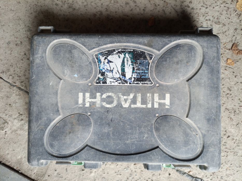 Шуруповерт HITACHI для гіпсокартону