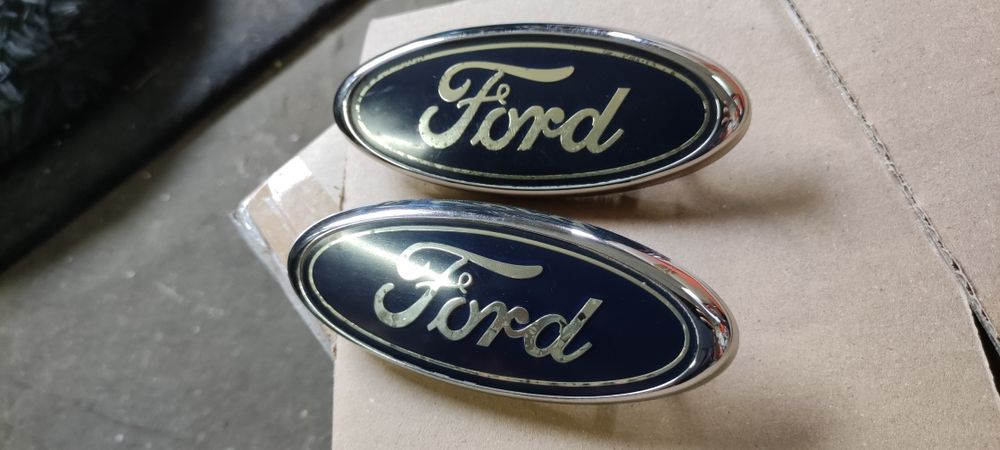 Emblemat znaczek logo Ford tył tylny na klapę Focus mk2 mk3 i C-max