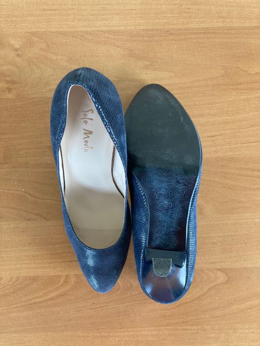 Buty na obcasie granatowe