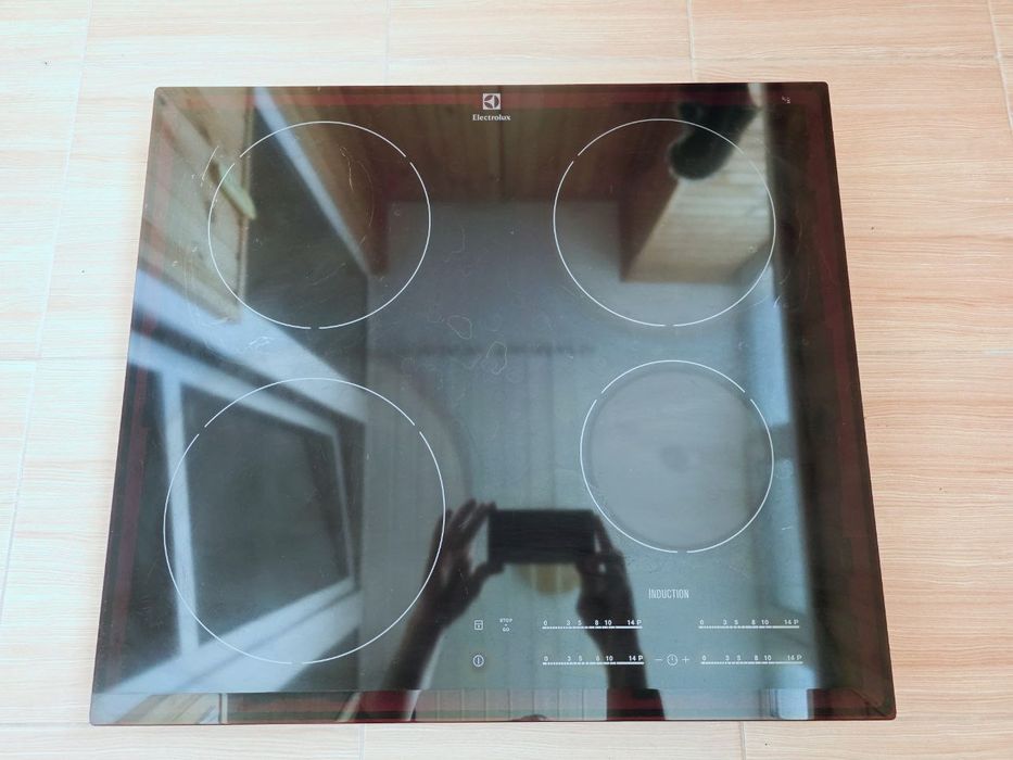 Індукційна варильна поверхня Electrolux EHH46540FK, 60 см (на запчасти