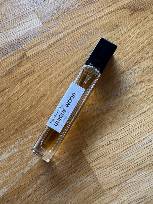 Novelista perfumy