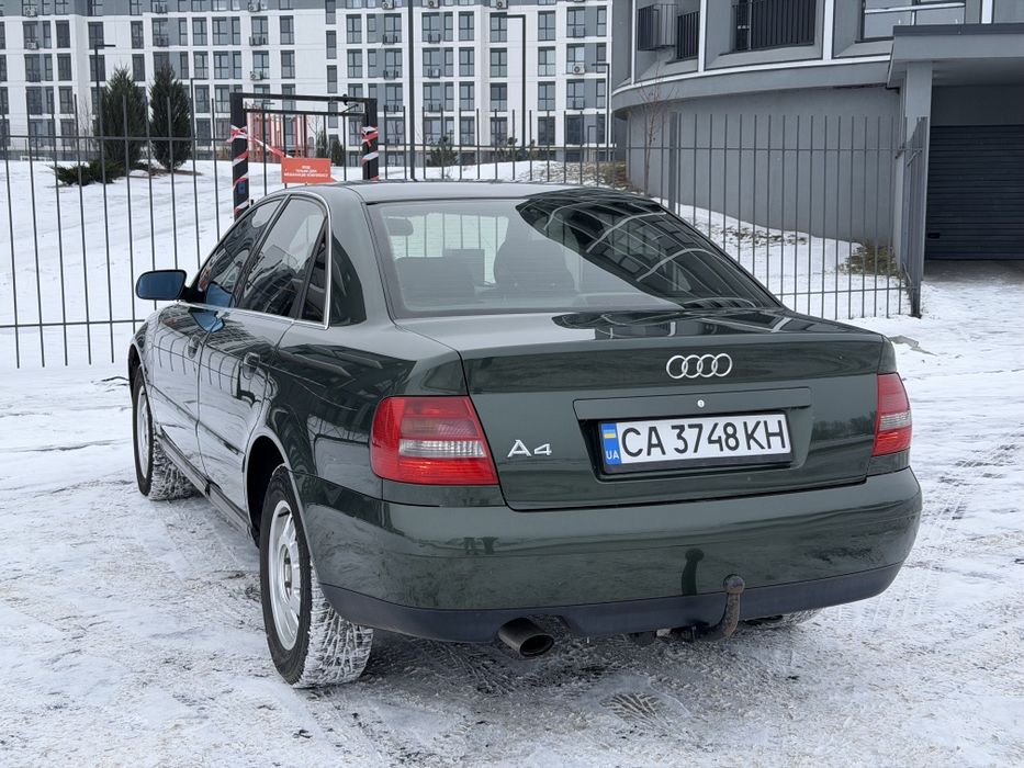 Audi A4 1.6  на Автоматі