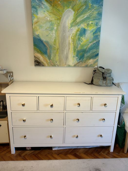 Cómoda Ikea Hemnes branca com muita arrumacao