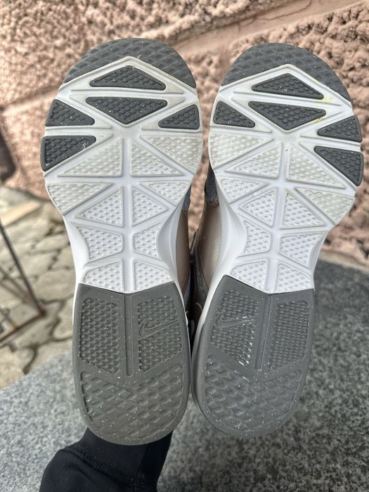 Кросівки Nike Training AQ0686-001 38 розмір оригінал