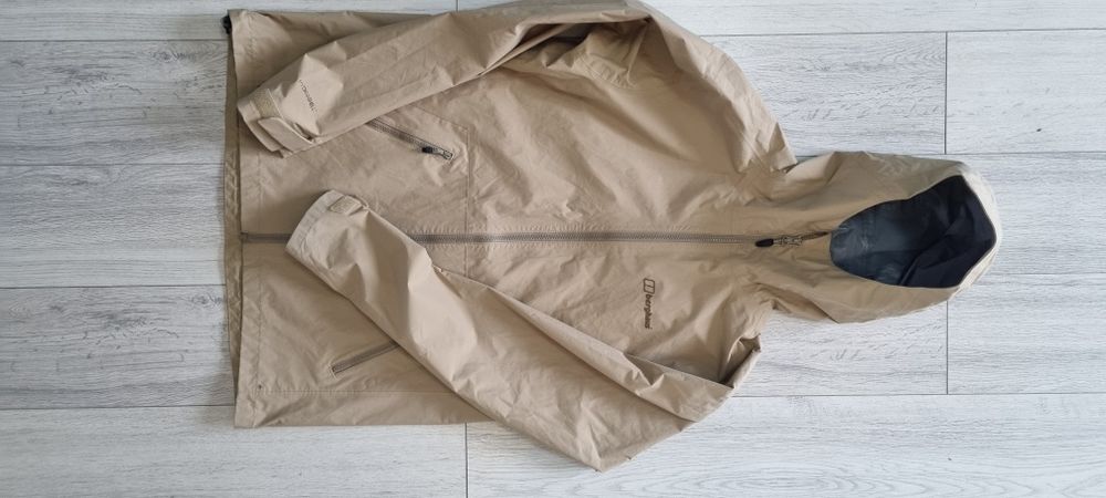 Berghaus  M.         .