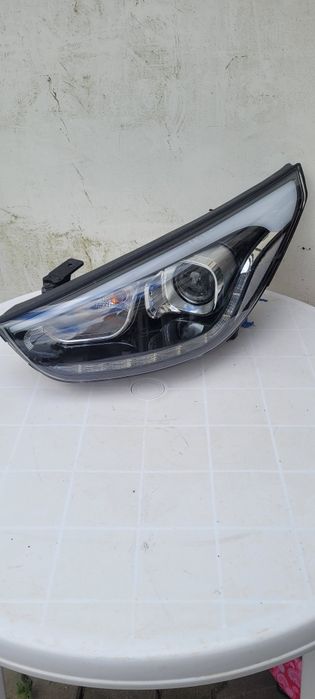 Hyundai ix35 lampa lewa przód xenon led