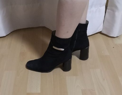 Buty czarne NEXT rozmiar 37 skóra naturalna zamsz botki na słupku obca