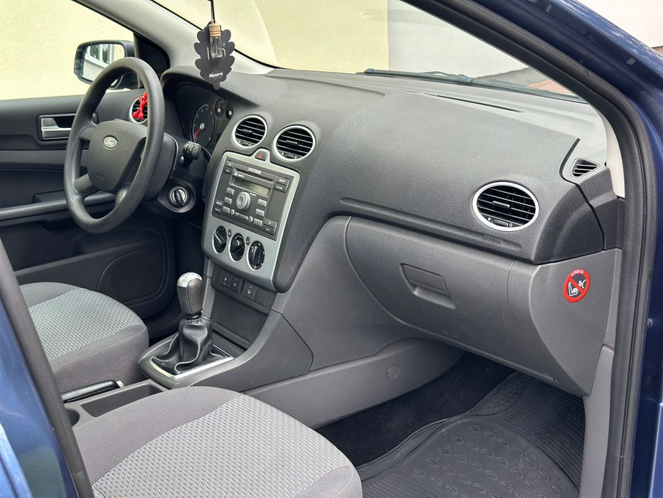 Ford Focus 1.6 benzyna, hak,  dobry stan