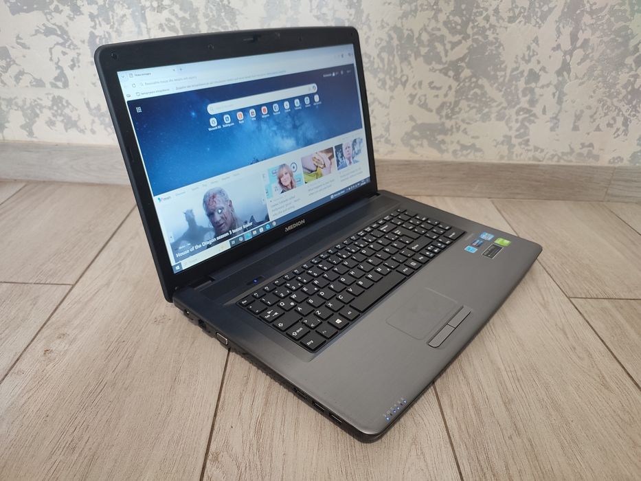 Ноутбук Medion P7818 i5/16gb/128gb ssd+320gb HDD/GT730M 2GB/АКБ 2год