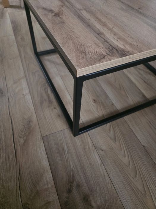 Kwadratowy stolik kawowy