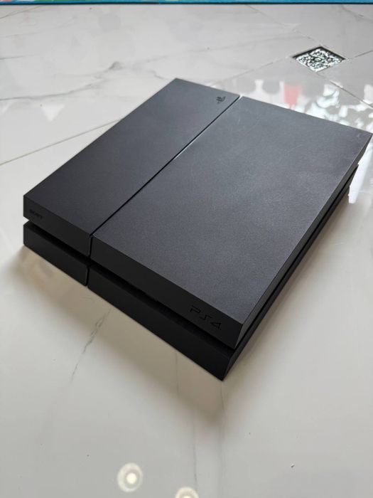 Play station 4 , 500gb