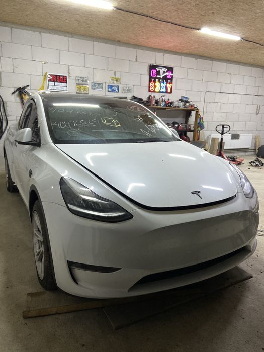 Розбір Tesla MODEL Y 21-24 запчастини