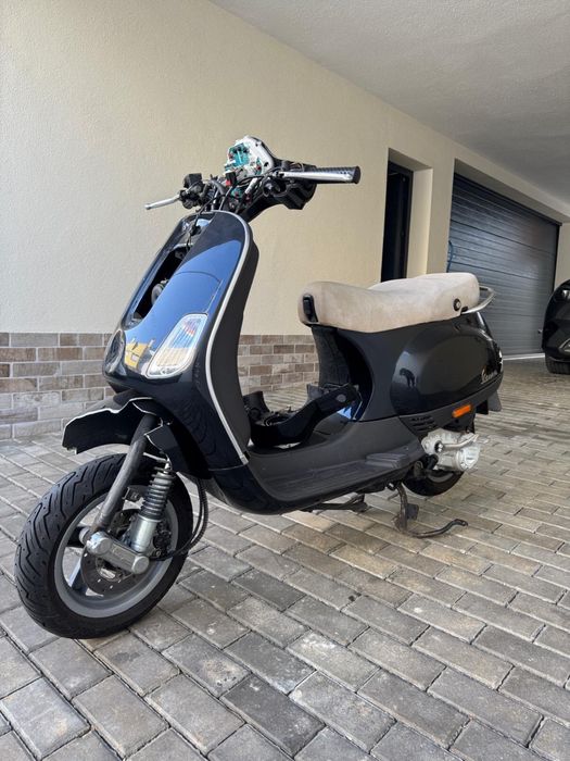 Vespa lx 50  preta