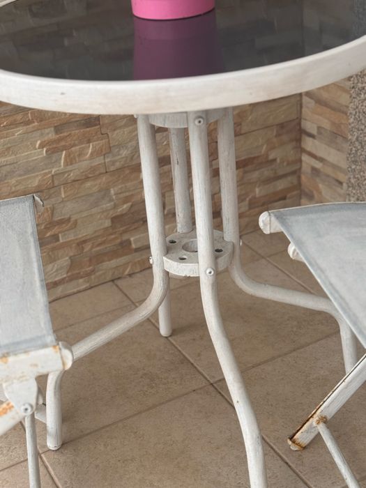 Conjunto mesa e duas cadeiras