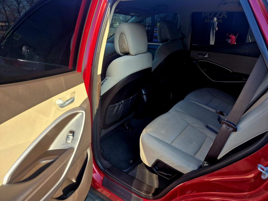 Продам Hyundai Santa FE 2015 года