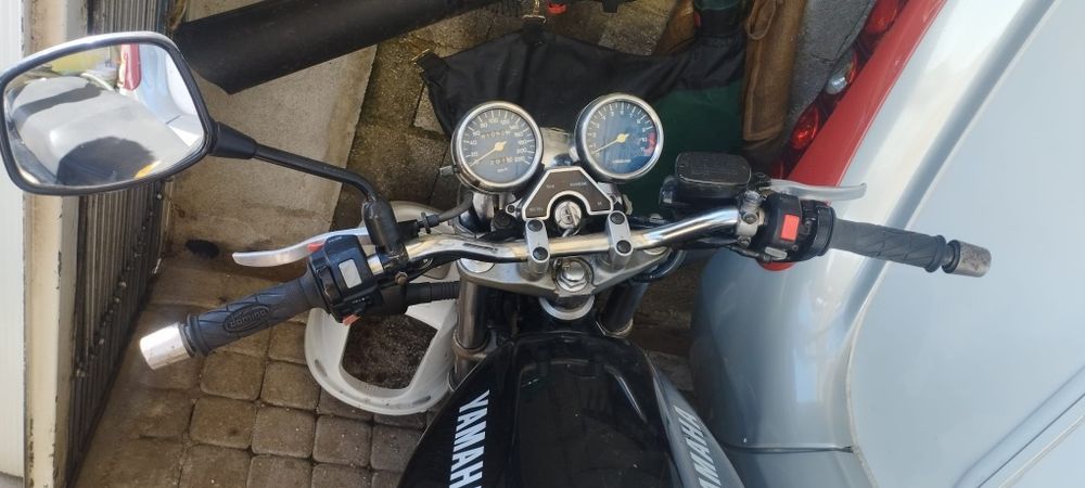 Moto Yamaha XJ600N