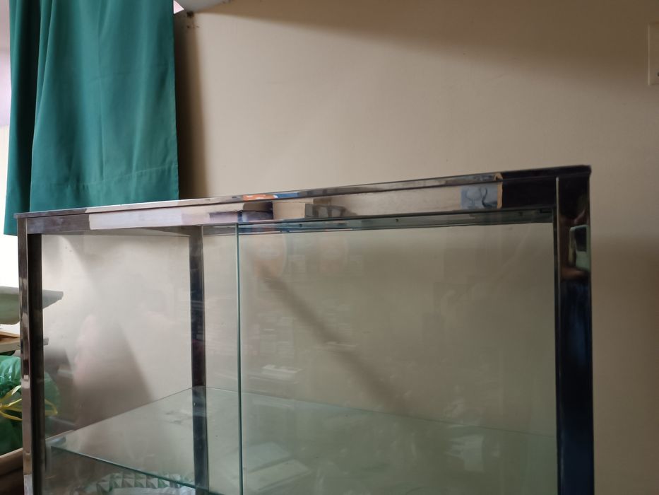 Vitrine Metal e vidro