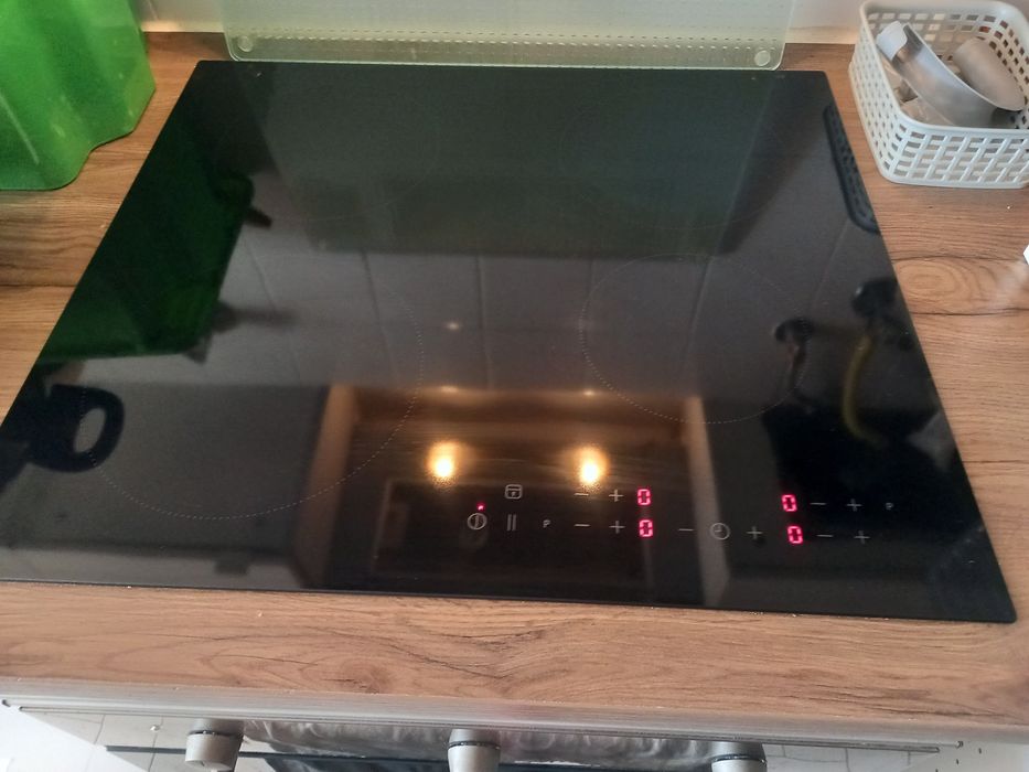 Placa indução com forno vetilado