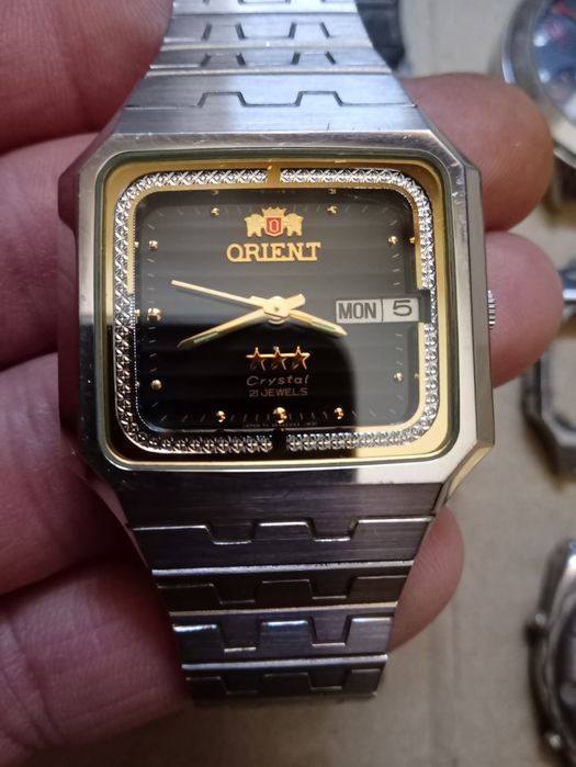 Продам наручные часы.