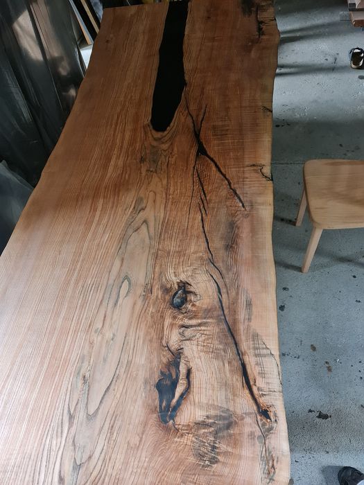 Stół monolit lite drewno jesion żywica czarna massivholztisch loft