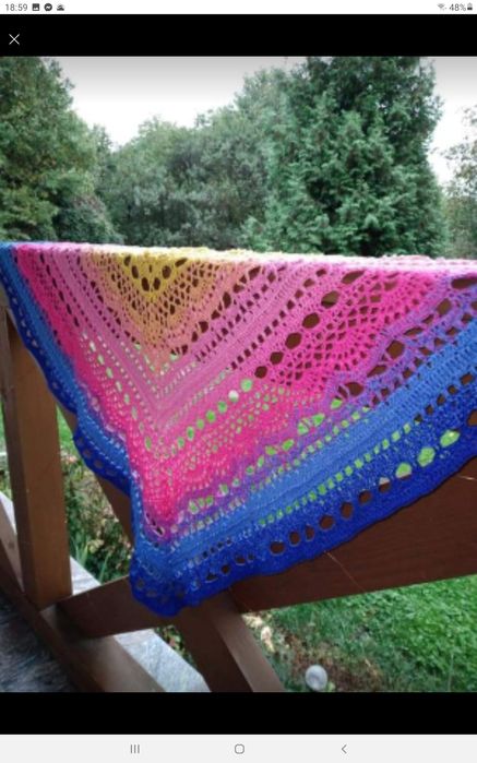 Chusty szydełkowe idealne na prezent