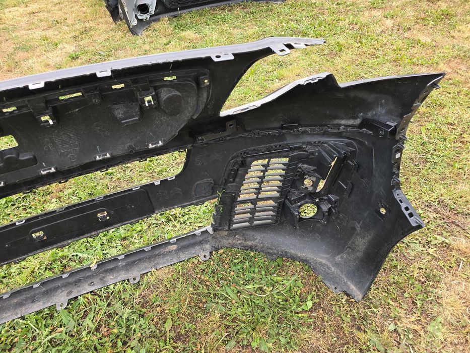 zderzak przód Peugeot Traveller