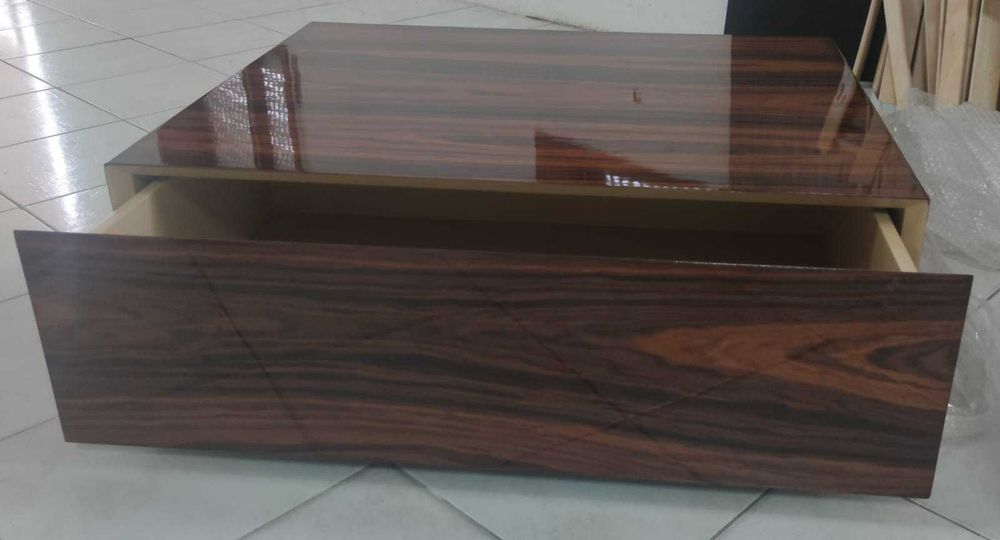 Mesa de Centro - Verniz Alto Brilho