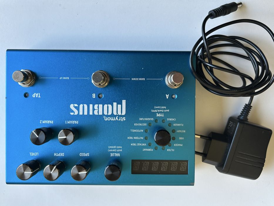 Vendo pedal Strymon Mobius