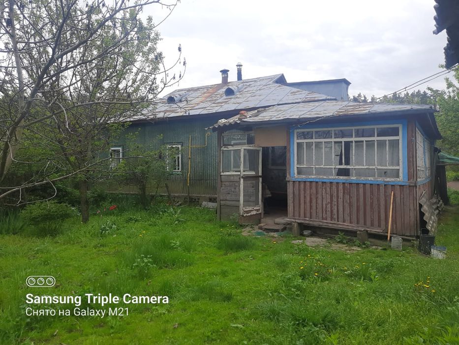 Помешкання в селі Мрин Ніжинського району.