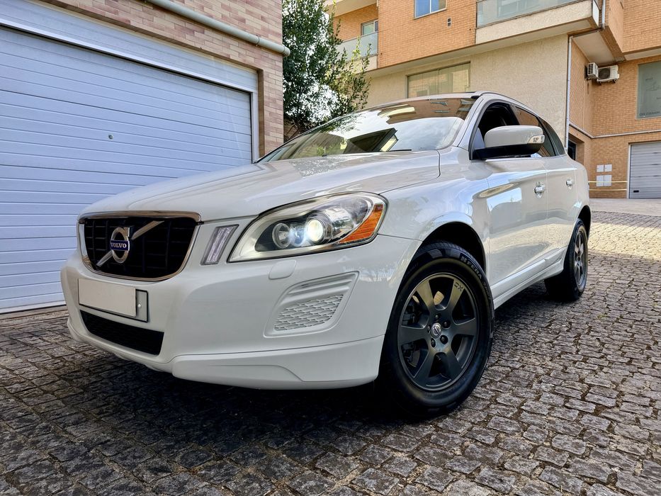 VOLVO XC 60 W4D R- DESIGN automatico