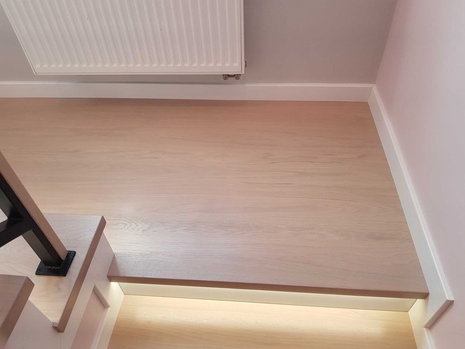 Schody drewniane , balustrady , trepy dębowe , warszawa