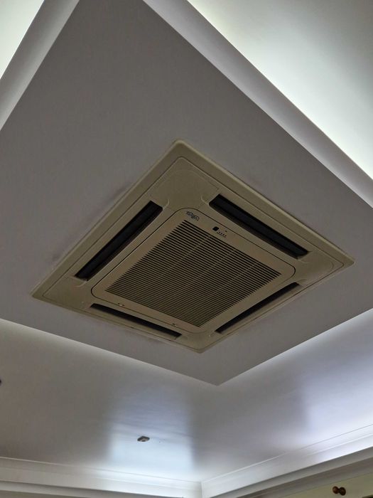 Ar Condicionado de Cassete TANGO Profissional