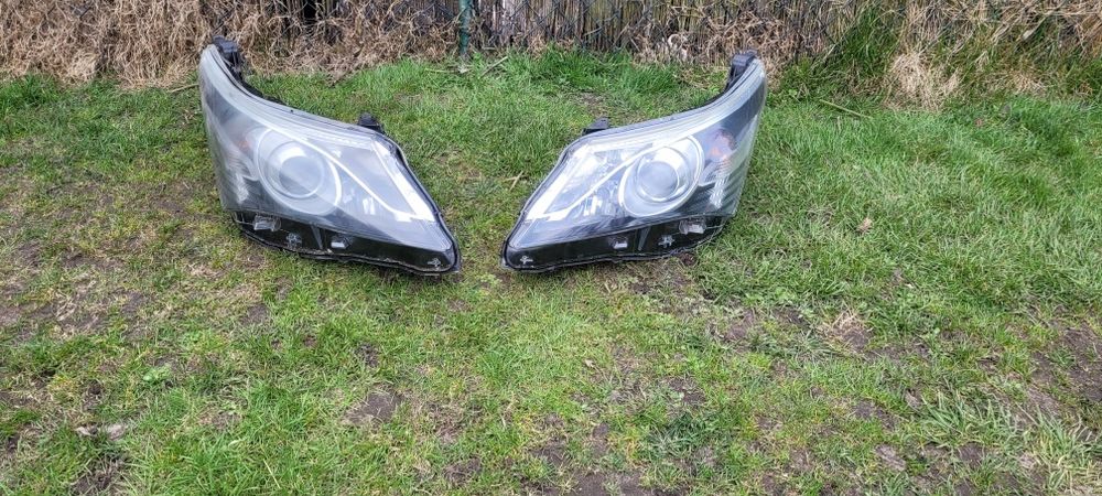 Lampa przód prawa lewa avensis t27 polift