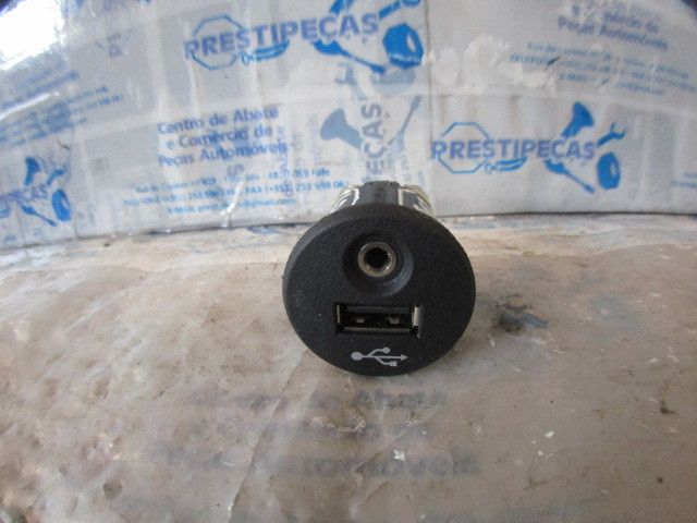 Módulo USB / AUX / IPOD NISSAN Note (E12)