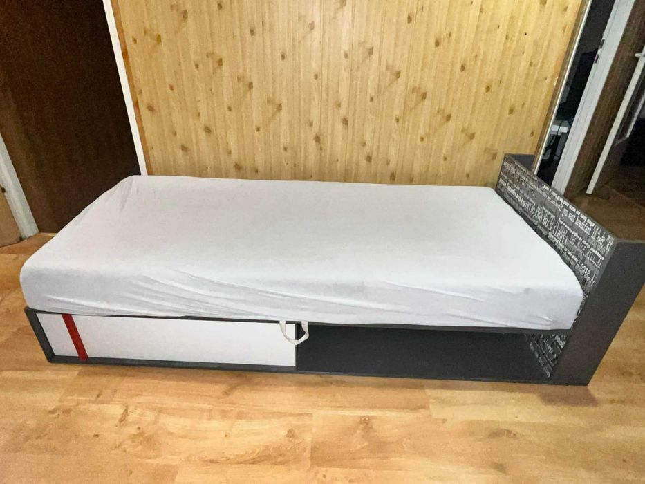 Łóżko jednoosobowe