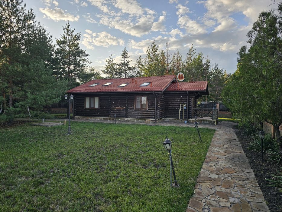 Будинок зі зрубу+гостьовий будинок,15 соток