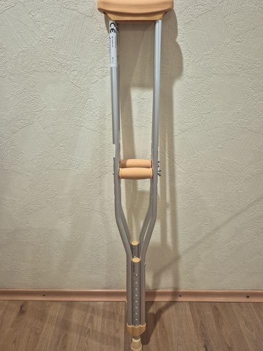 Продам   костыли, милиці  в отличном  состоянии б/у