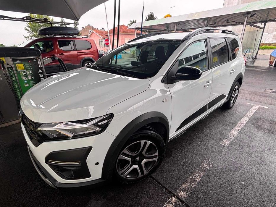 Dacia Jogger 7 Lugares Comfort Bi-Fuel Gasolina/GPL — 142.000 km
